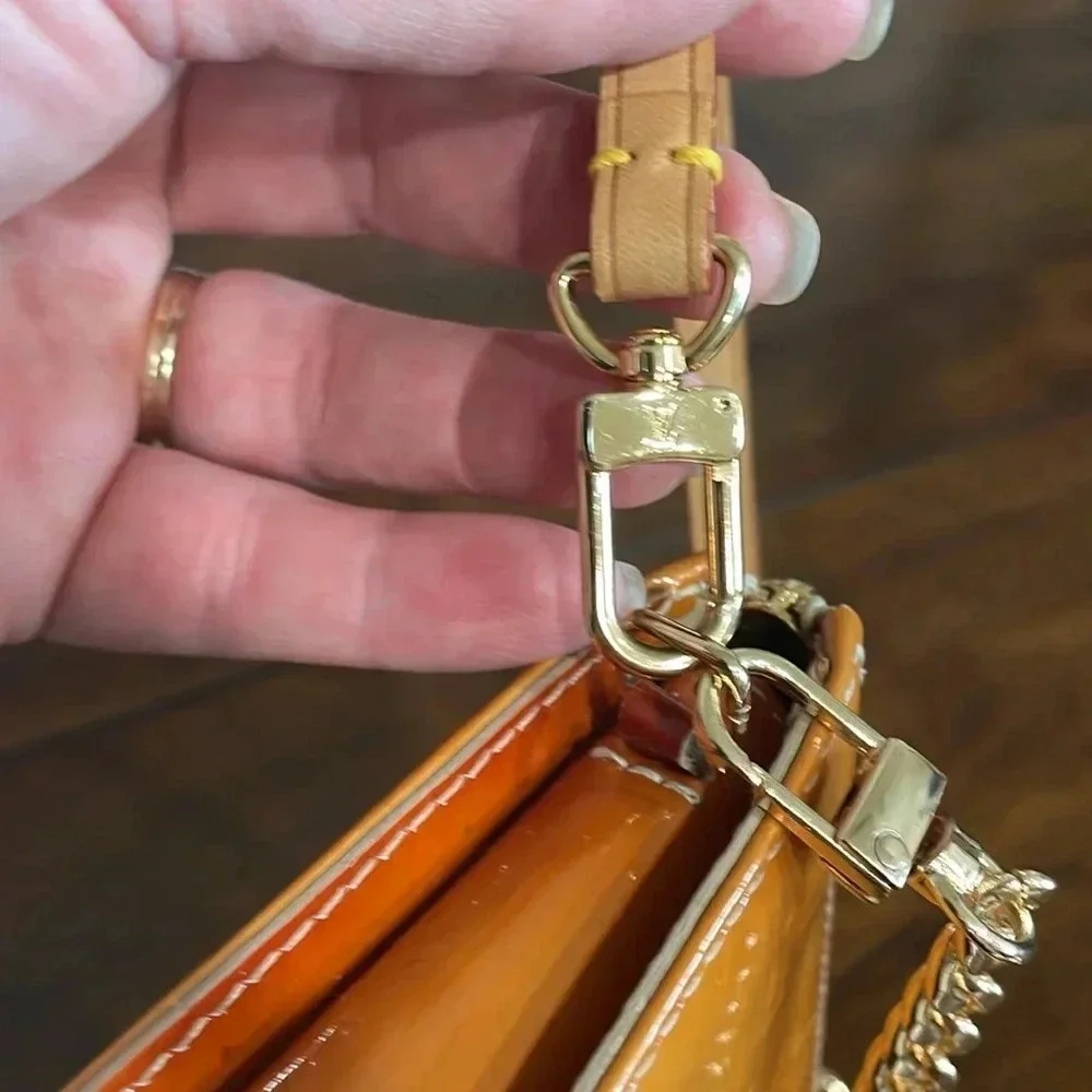 Louis Vuitton Lexington Vernis Pouchette
